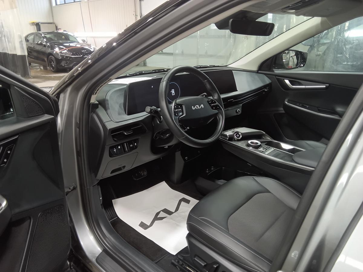 2024 Kia EV6 - Image 14