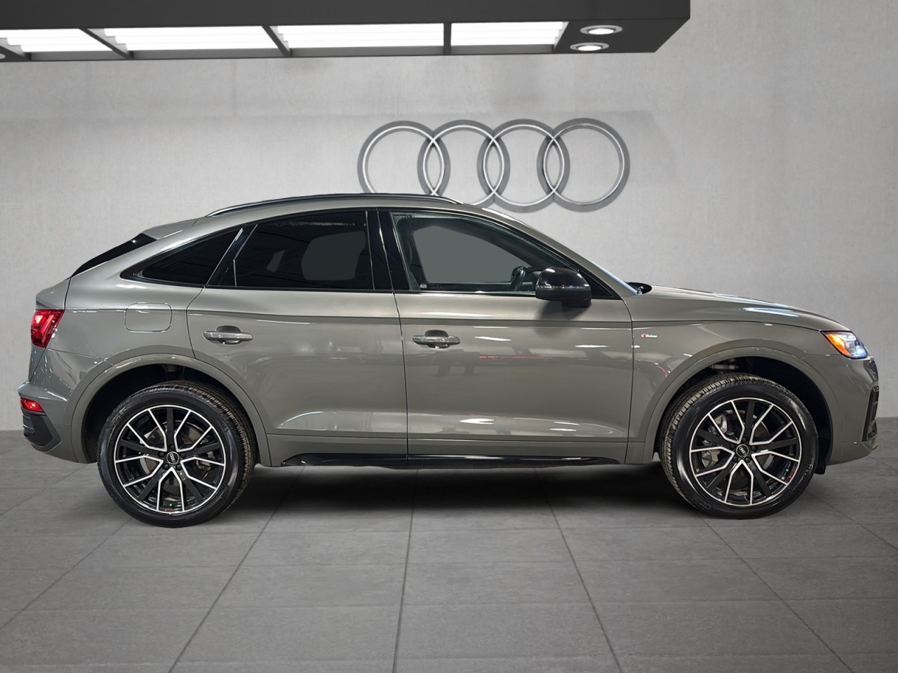 2023 Audi Q5 Sportback - Image 4