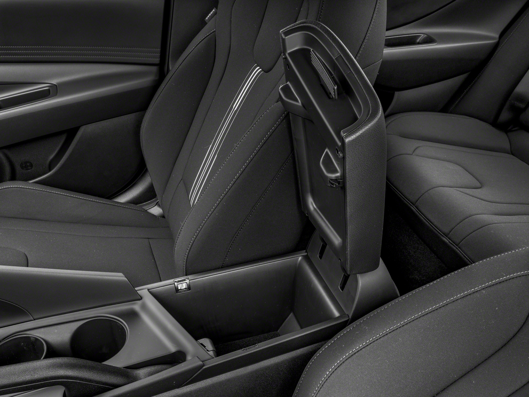 2026 Hyundai Elantra - Image 10