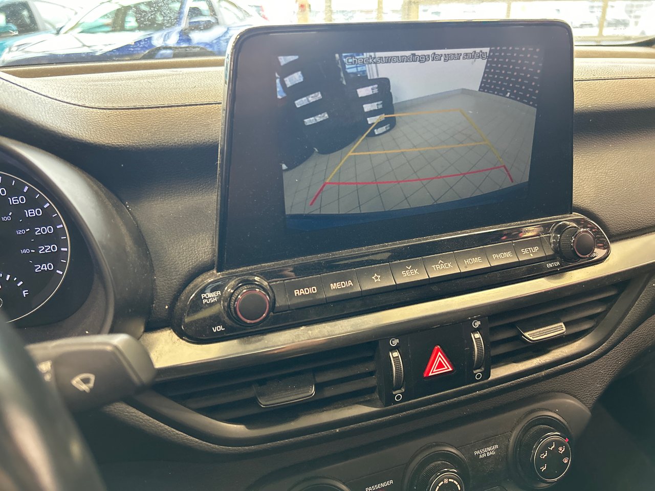 2021 Kia Forte - Image 29