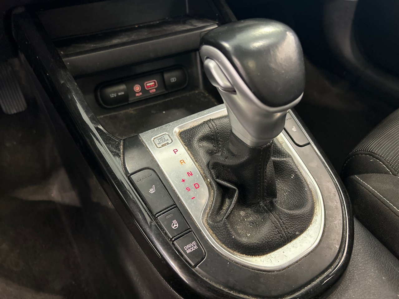 2021 Kia Forte - Image 30