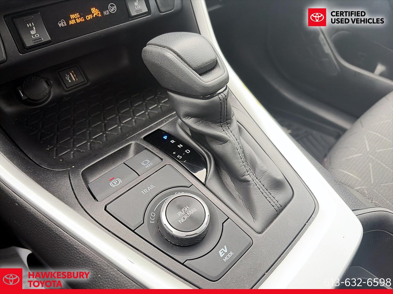 2024 Toyota RAV4 Hybrid - Image 24