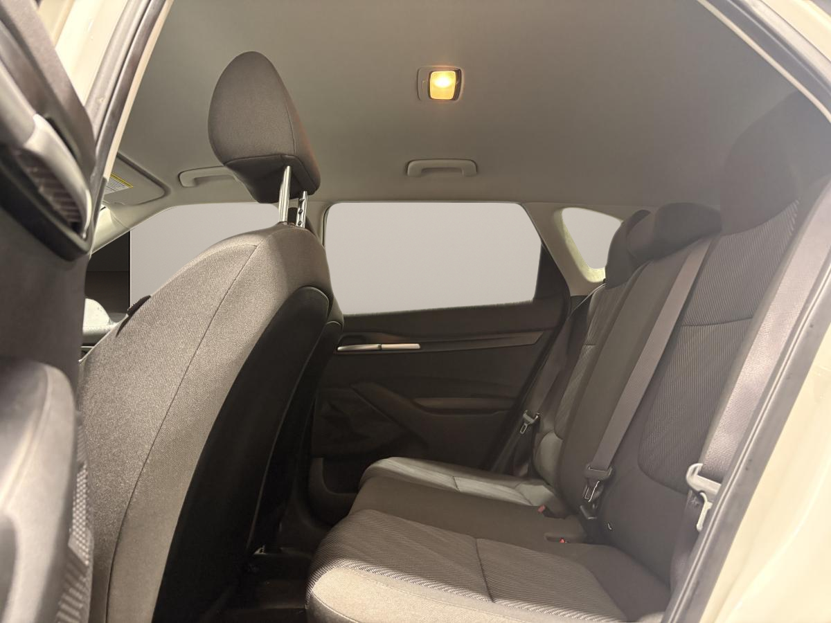 2022 Kia Seltos - Image 6