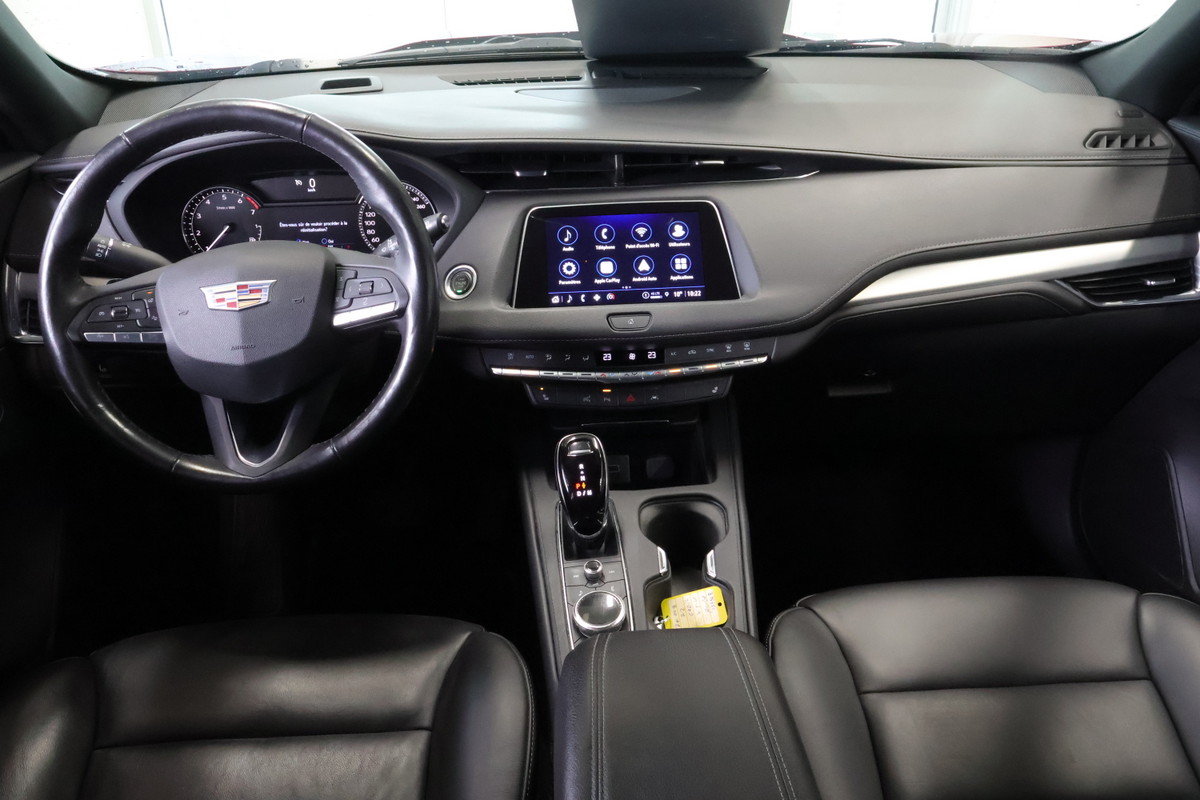 2022 Cadillac XT4 - Image 8