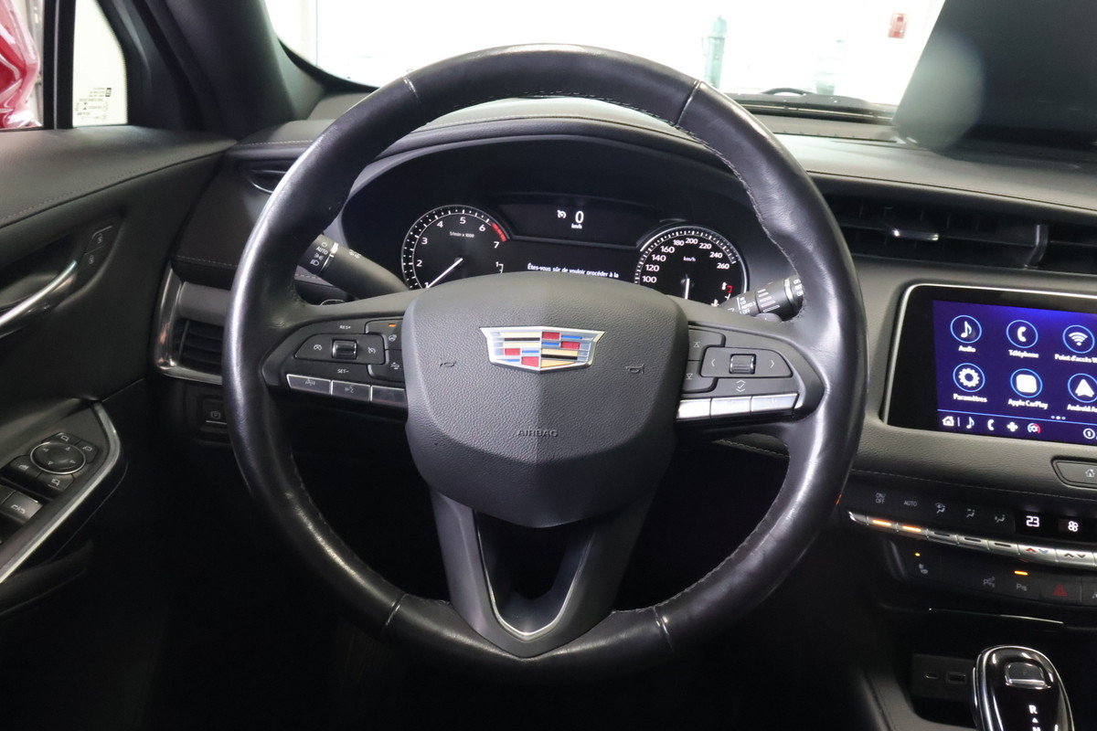2022 Cadillac XT4 - Image 14
