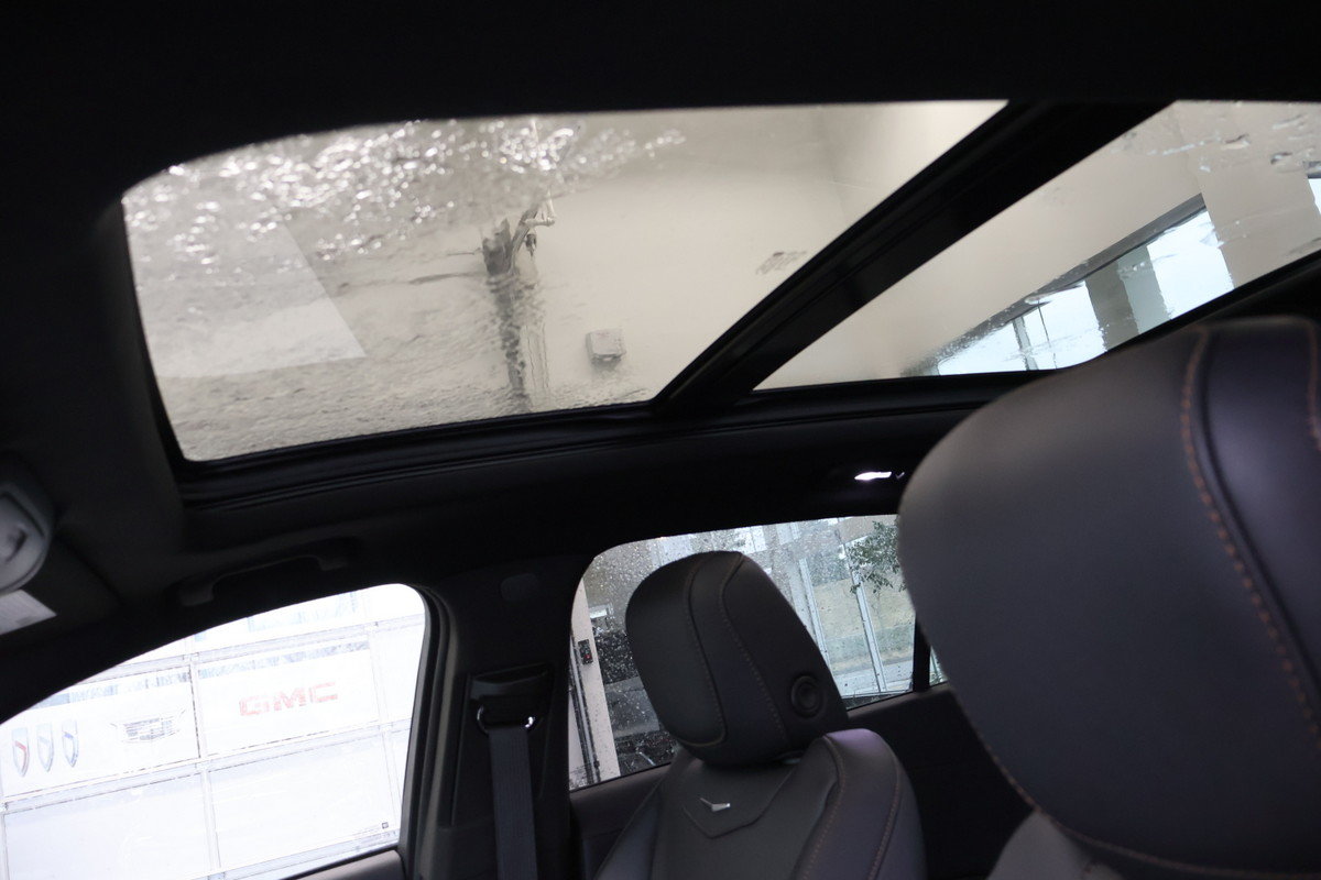 2023 Cadillac XT4 - Image 11