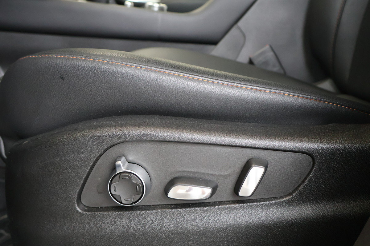 2023 Cadillac XT4 - Image 12