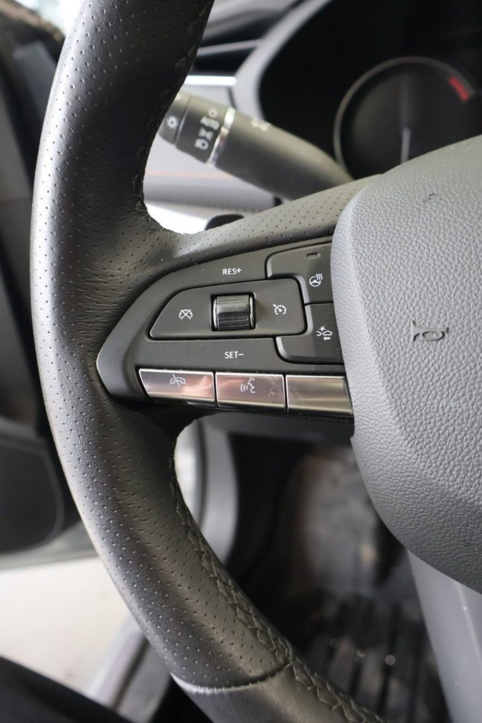 2023 Cadillac XT4 - Image 16