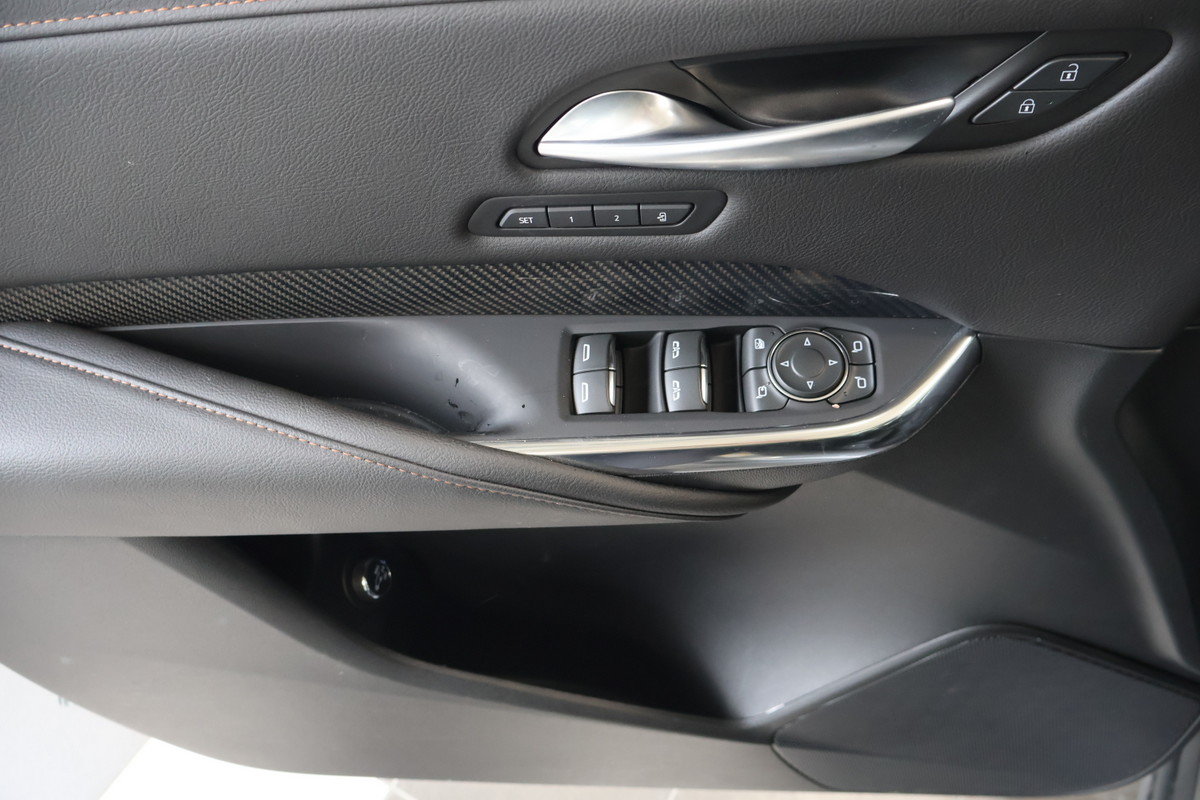 2023 Cadillac XT4 - Image 22