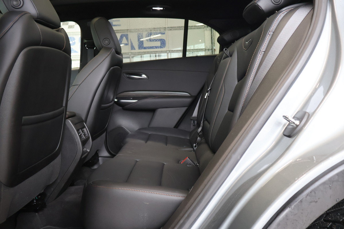 2023 Cadillac XT4 - Image 23
