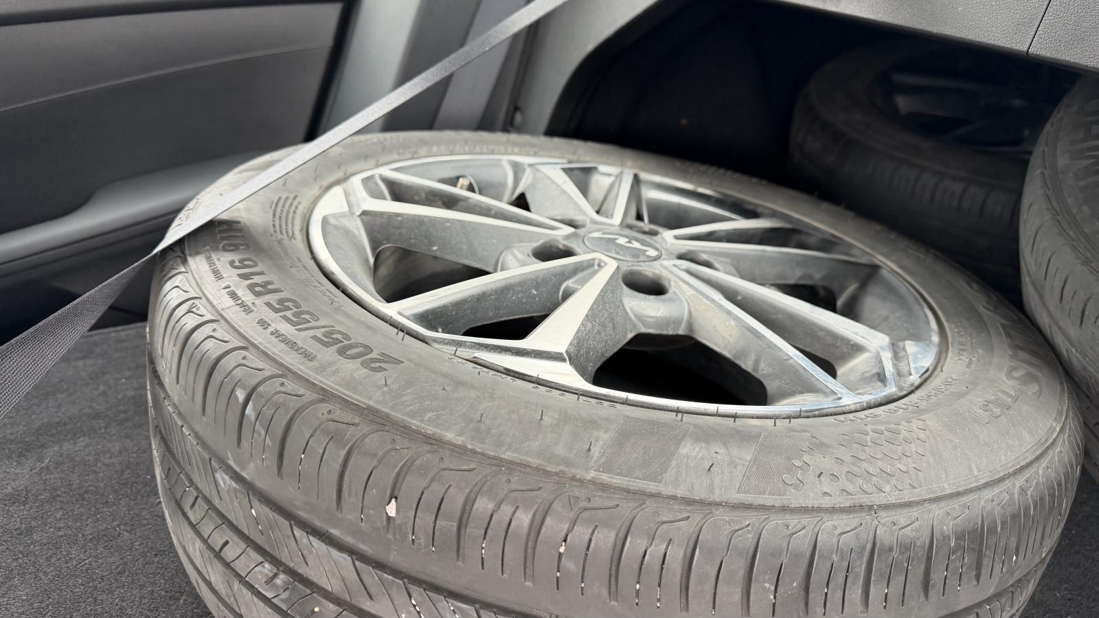 2023 Kia Forte - Image 5