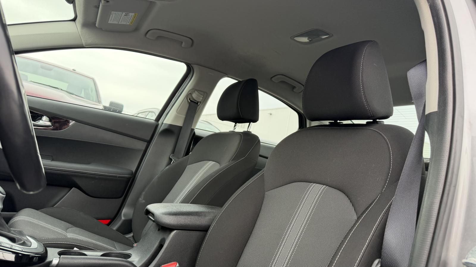 2023 Kia Forte - Image 10