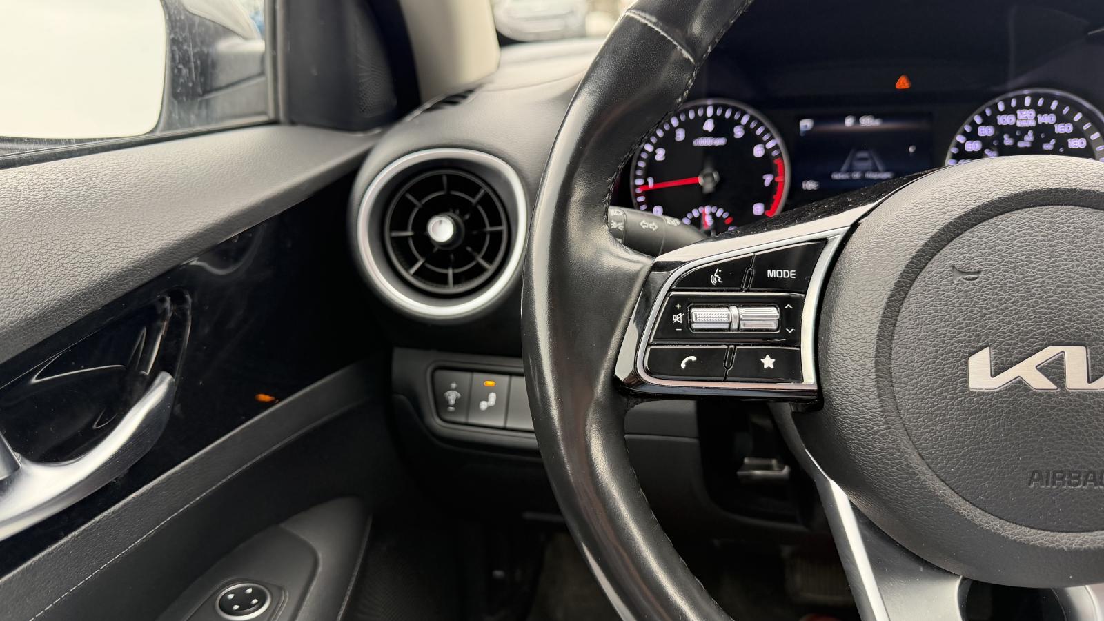 2023 Kia Forte - Image 16