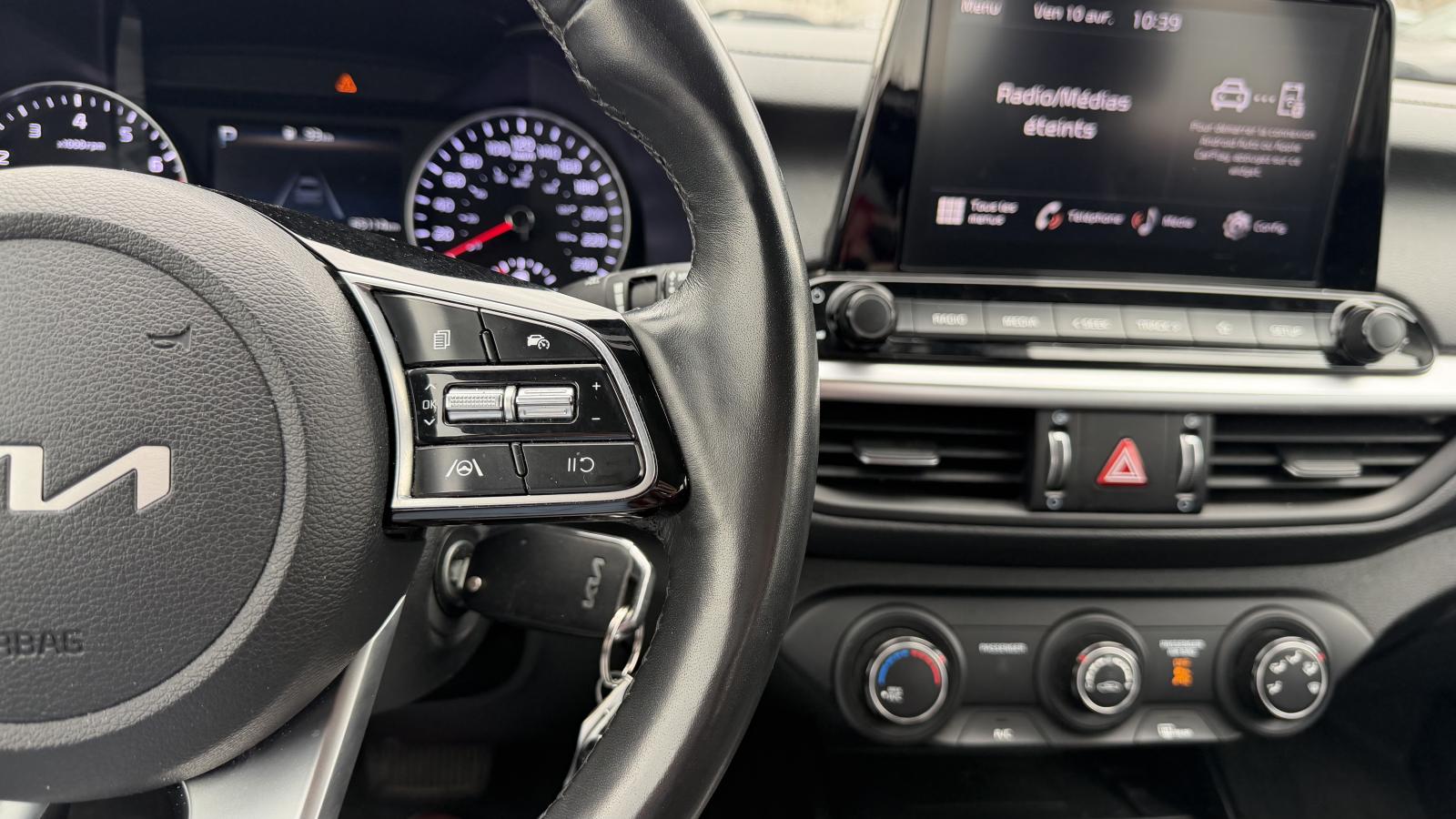 2023 Kia Forte - Image 17