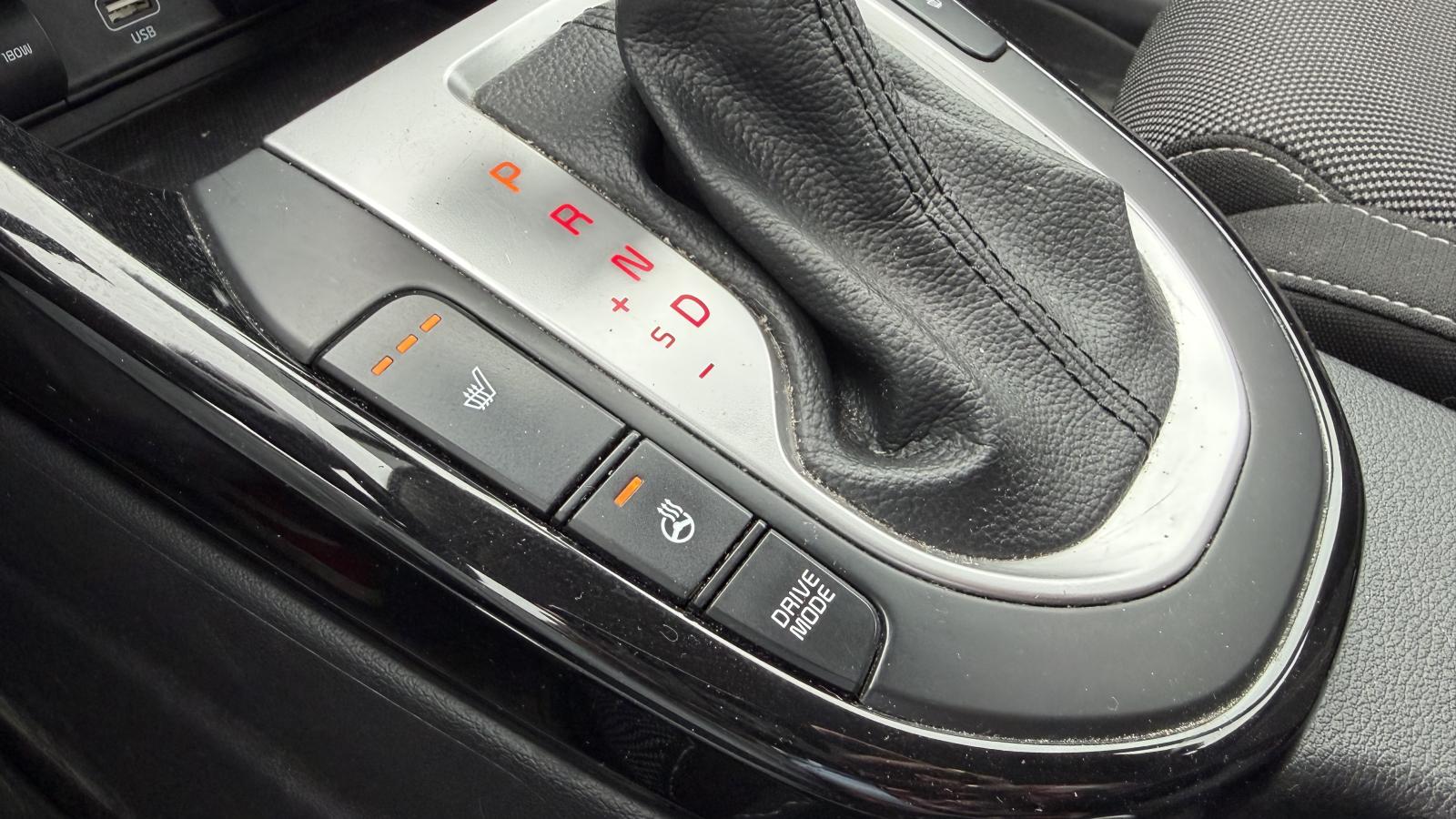 2023 Kia Forte - Image 28