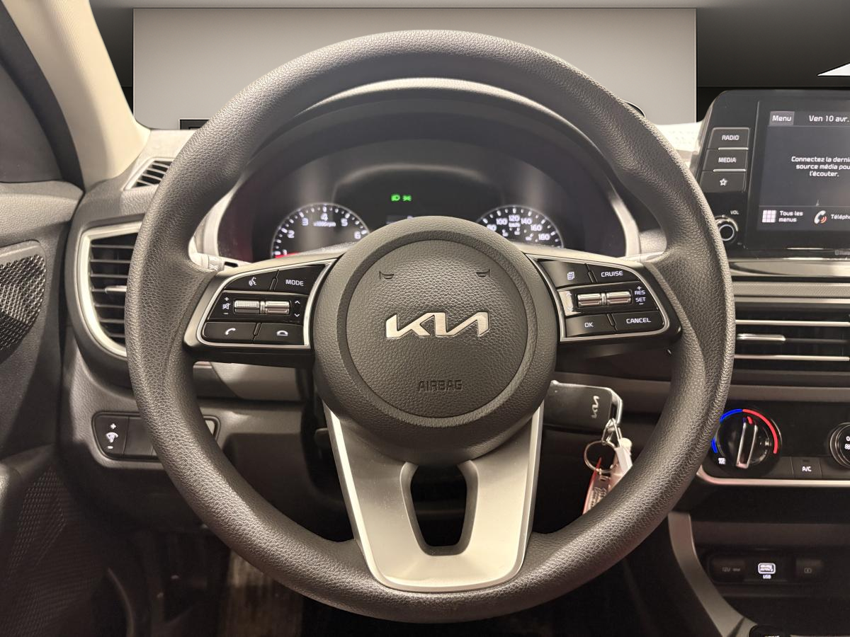 2022 Kia Seltos - Image 13