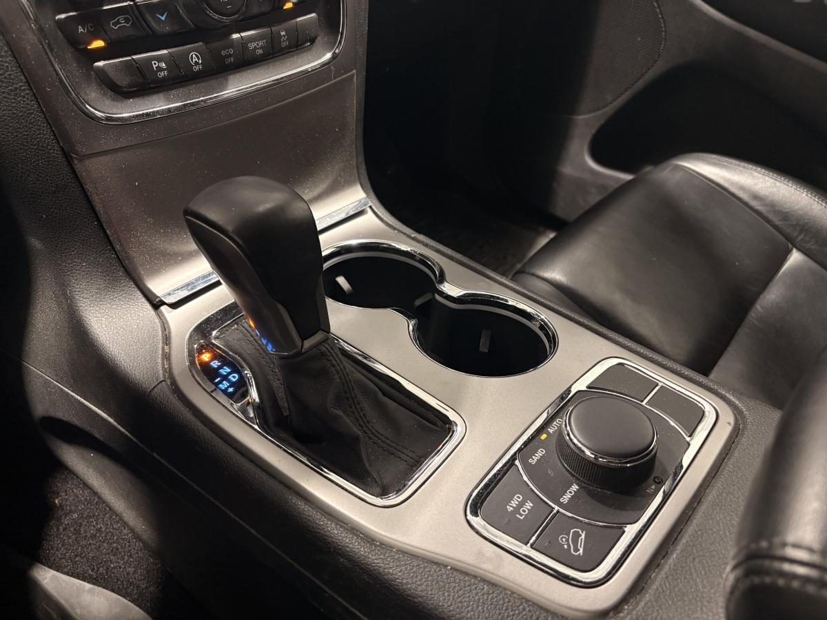 2018 Jeep Grand Cherokee - Image 16