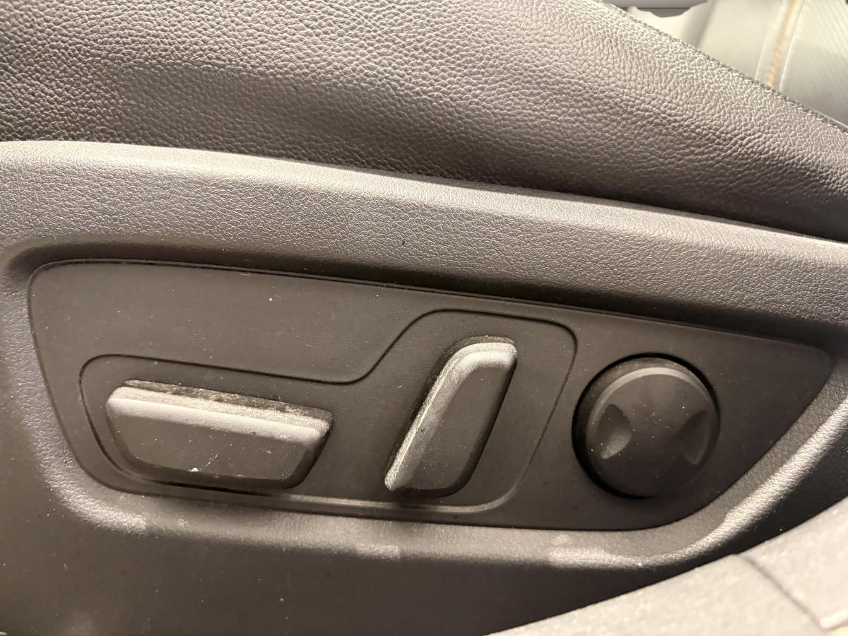 2024 Mazda CX-50 - Image 17