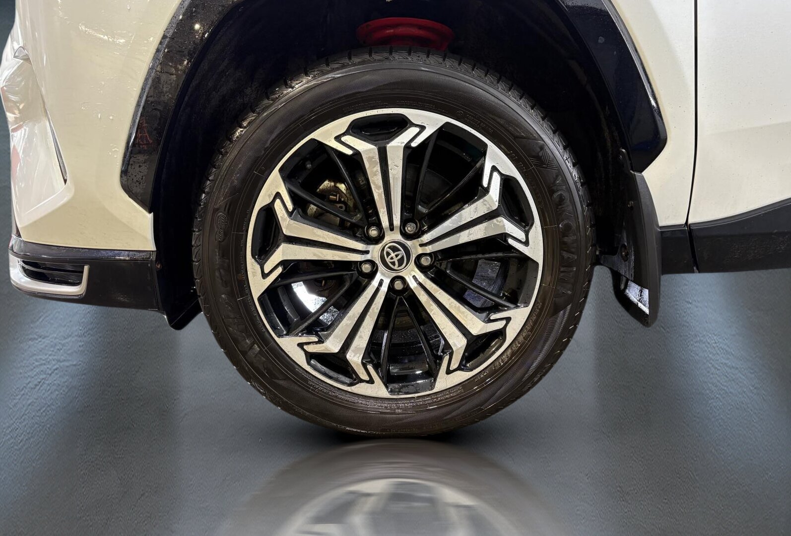 2023 Toyota RAV4 Prime - Image 5