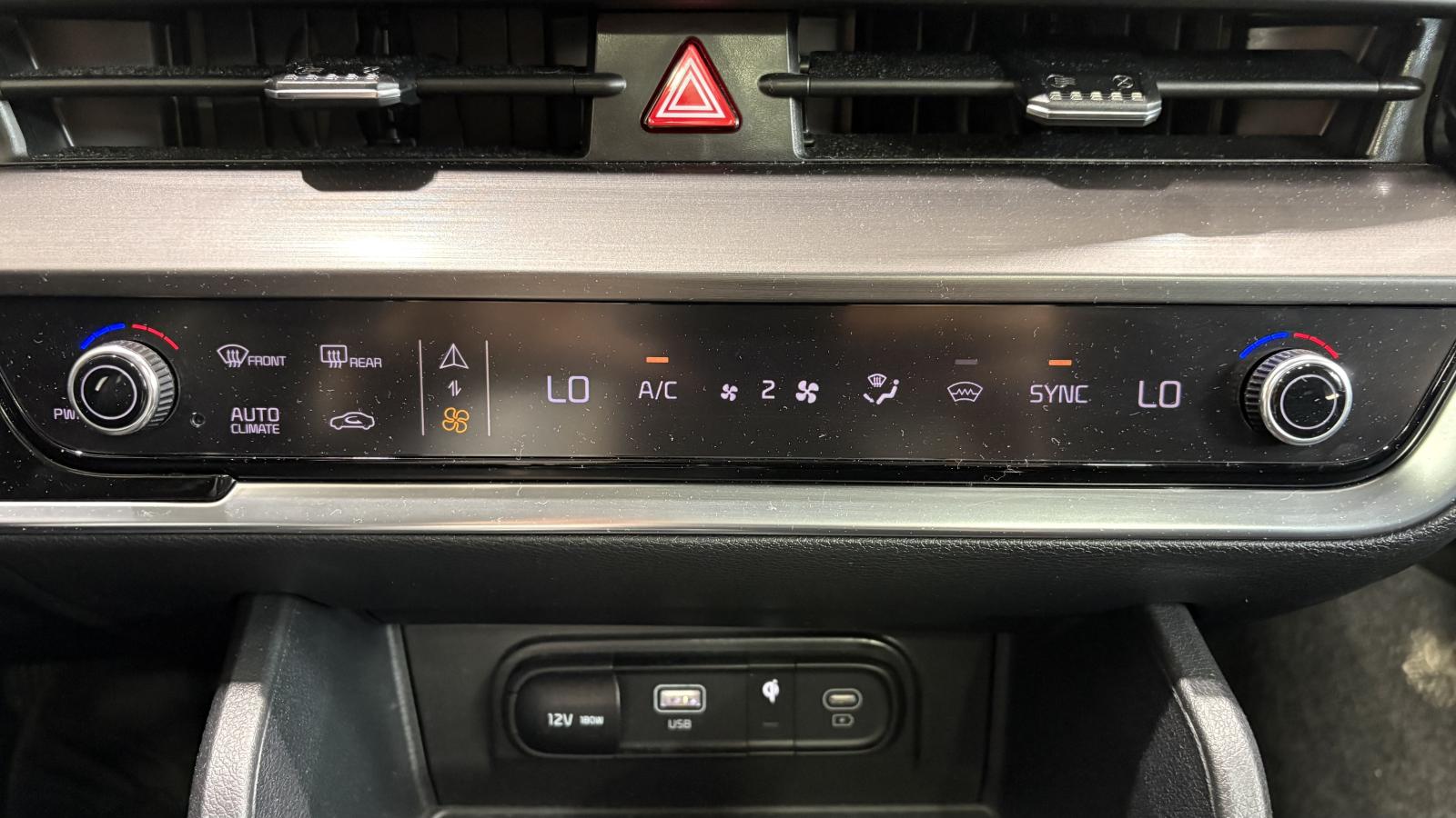 2023 Kia Sportage - Image 28