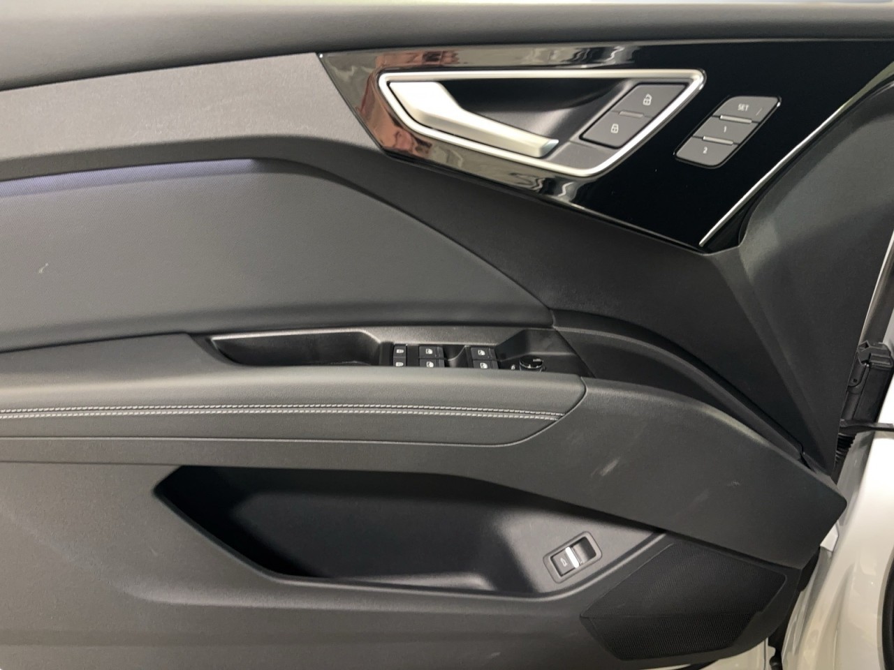 2024 Audi Q4 e-tron - Image 7