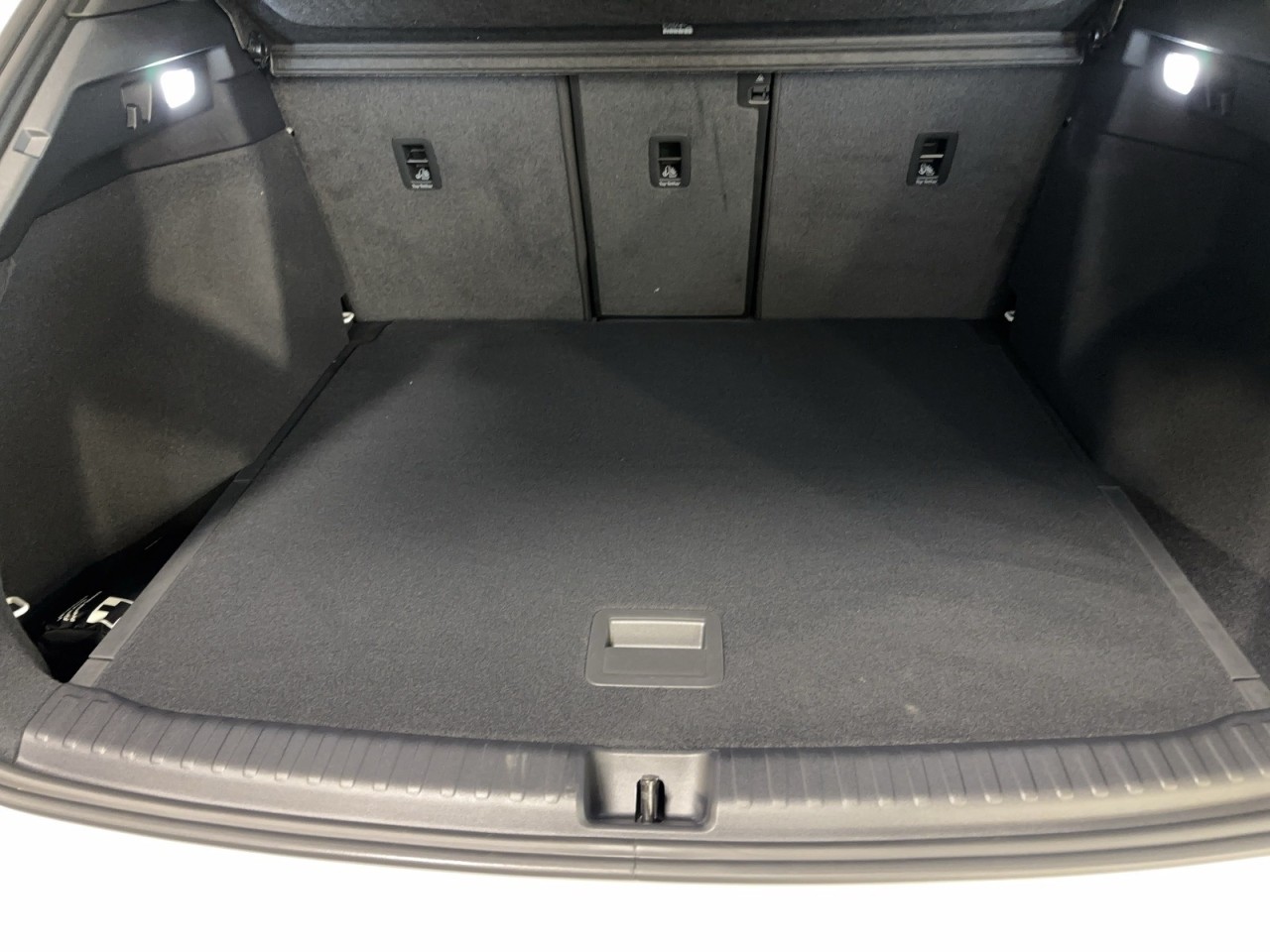 2024 Audi Q4 e-tron - Image 10