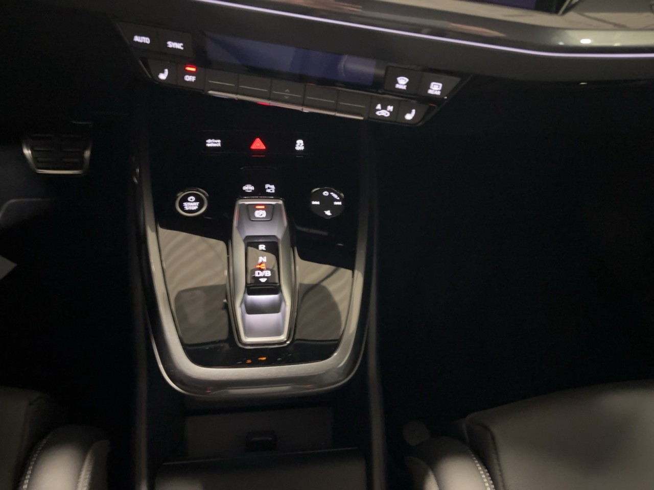 2024 Audi Q4 e-tron - Image 15