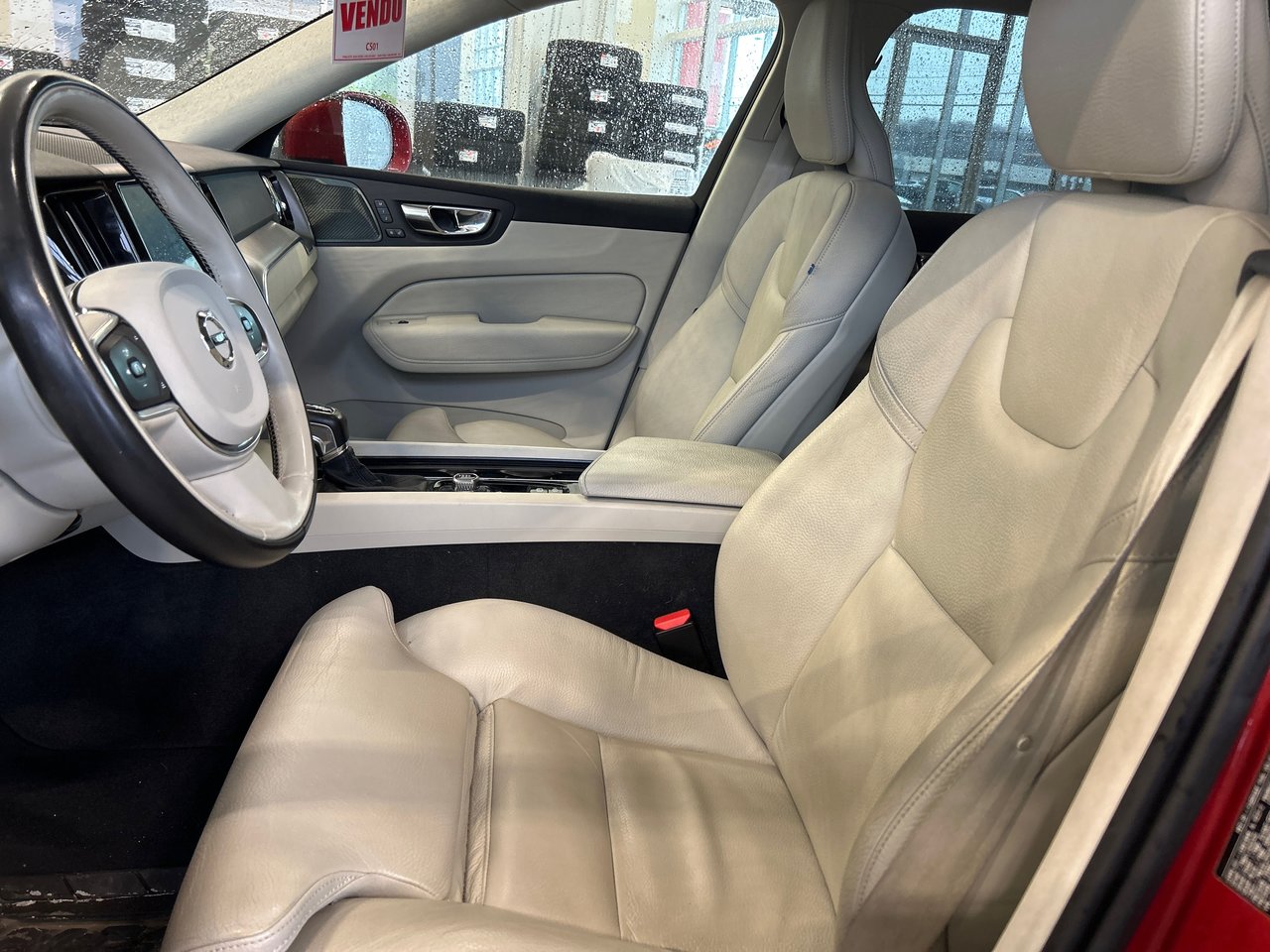 2020 Volvo XC60 - Image 7