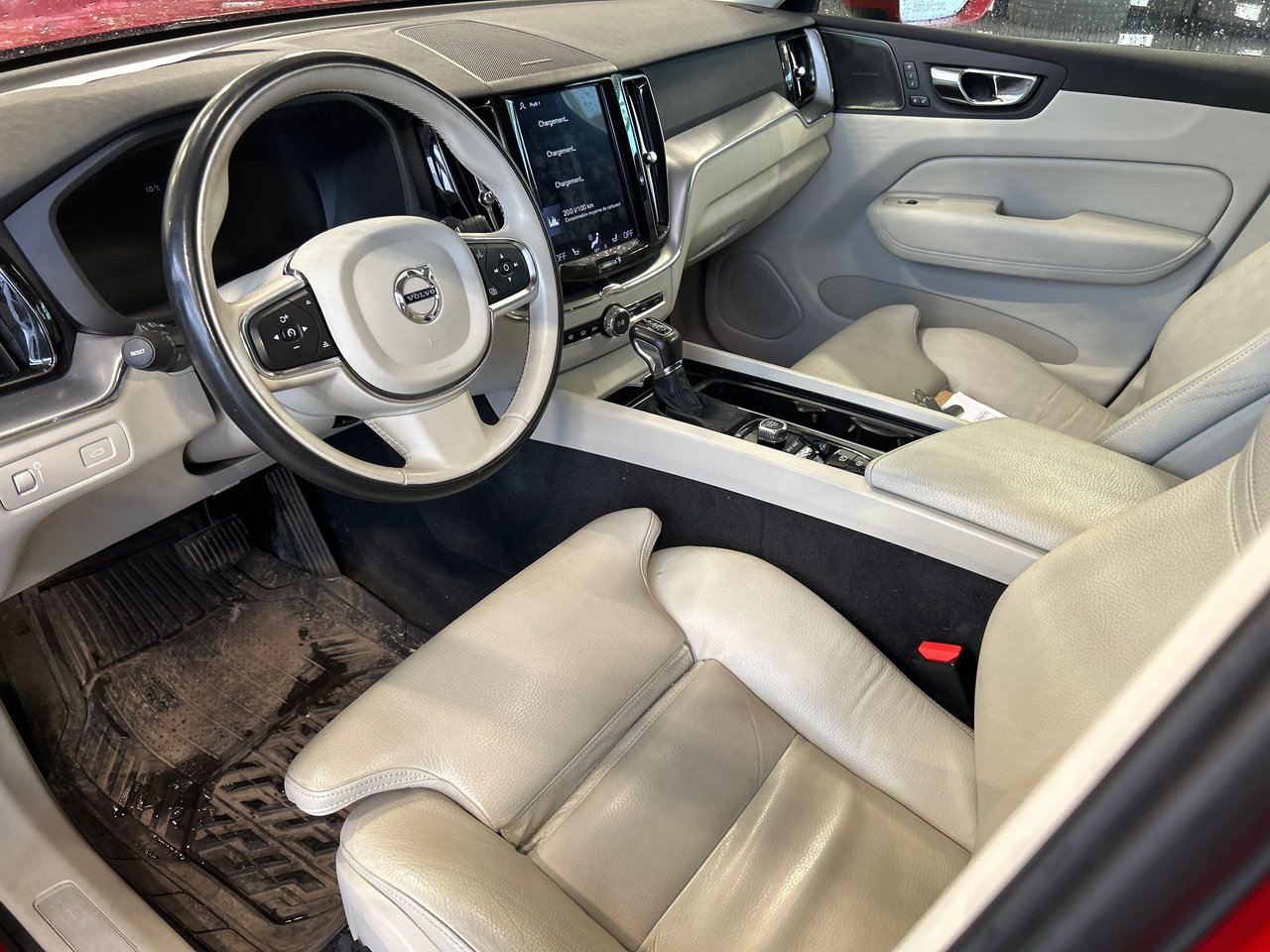 2020 Volvo XC60 - Image 8