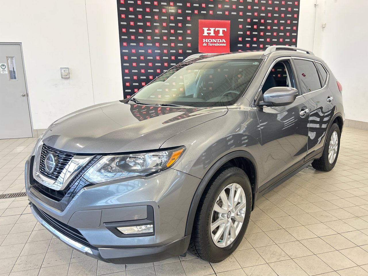 2018 Nissan Rogue - Image 9