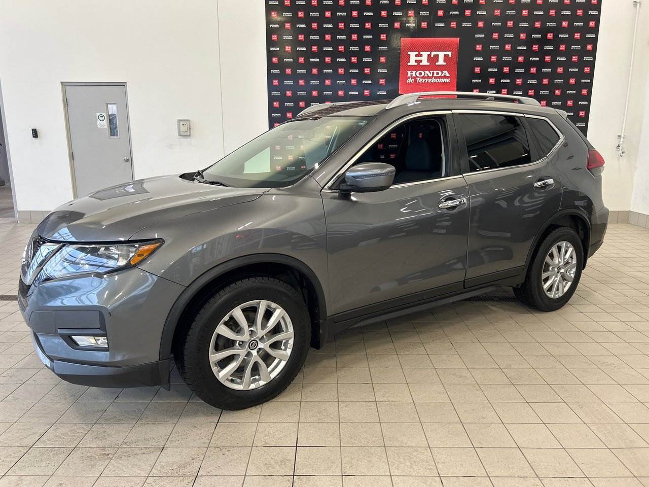 2018 Nissan Rogue - Image 10