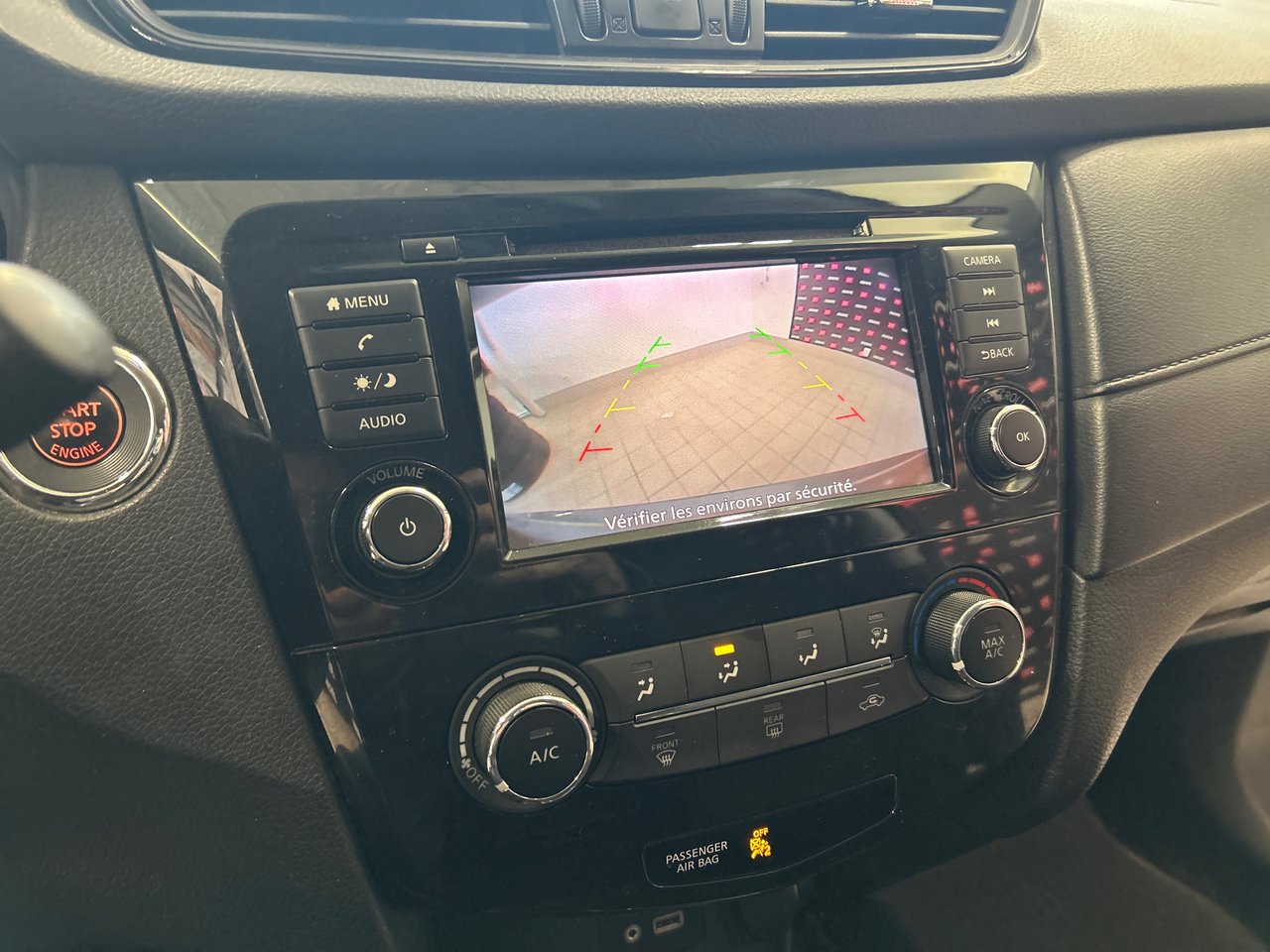 2018 Nissan Rogue - Image 21