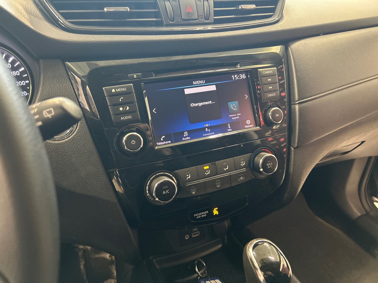 2018 Nissan Rogue - Image 22
