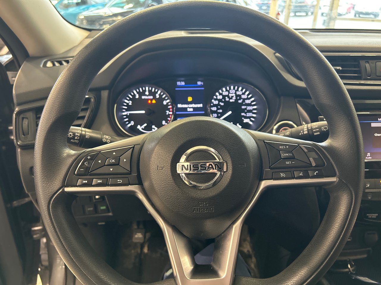 2018 Nissan Rogue - Image 23