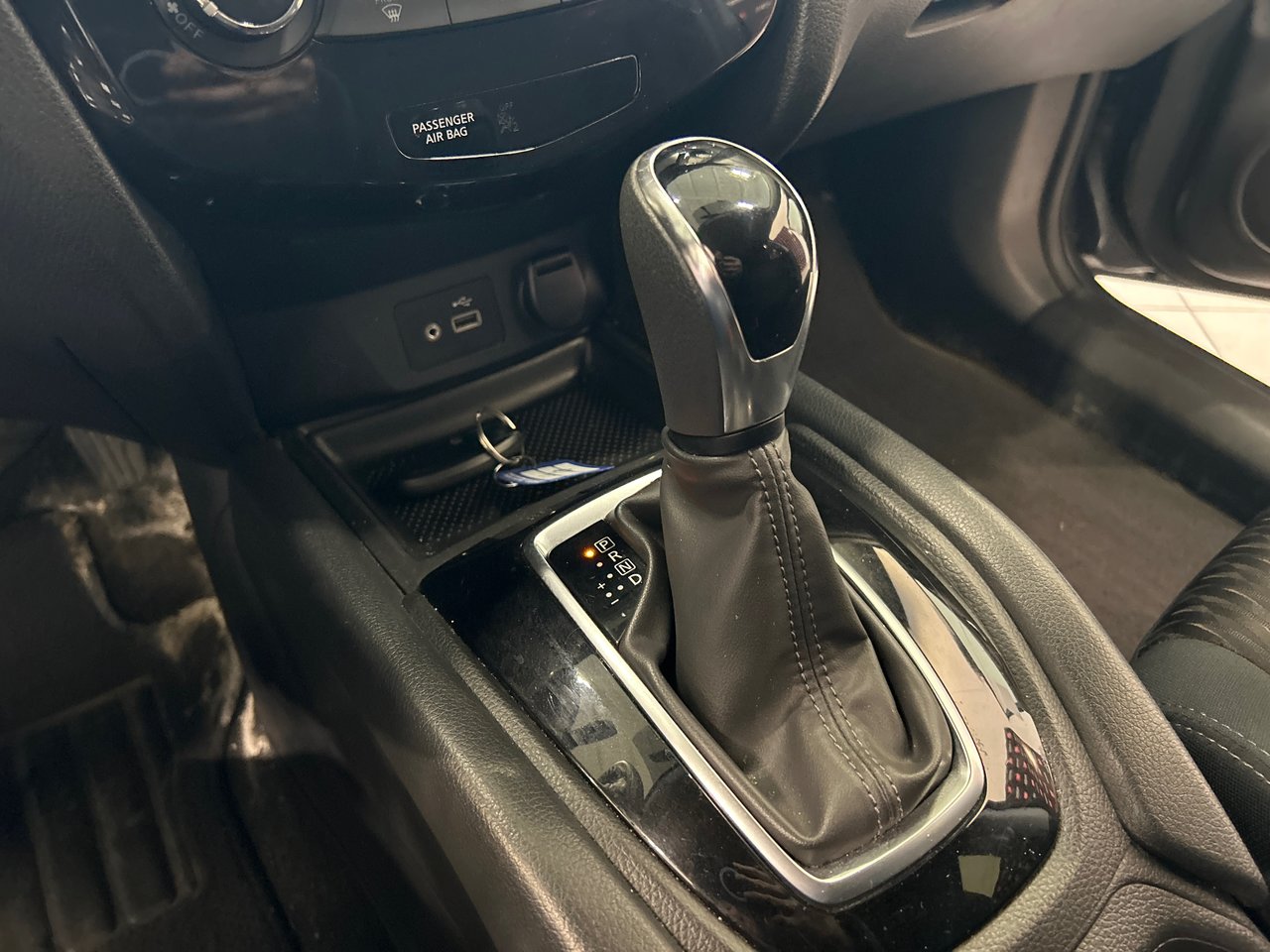 2018 Nissan Rogue - Image 37