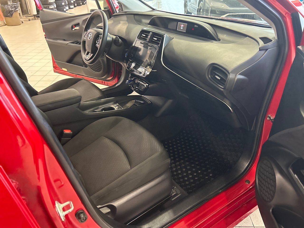 2019 Toyota Prius - Image 19