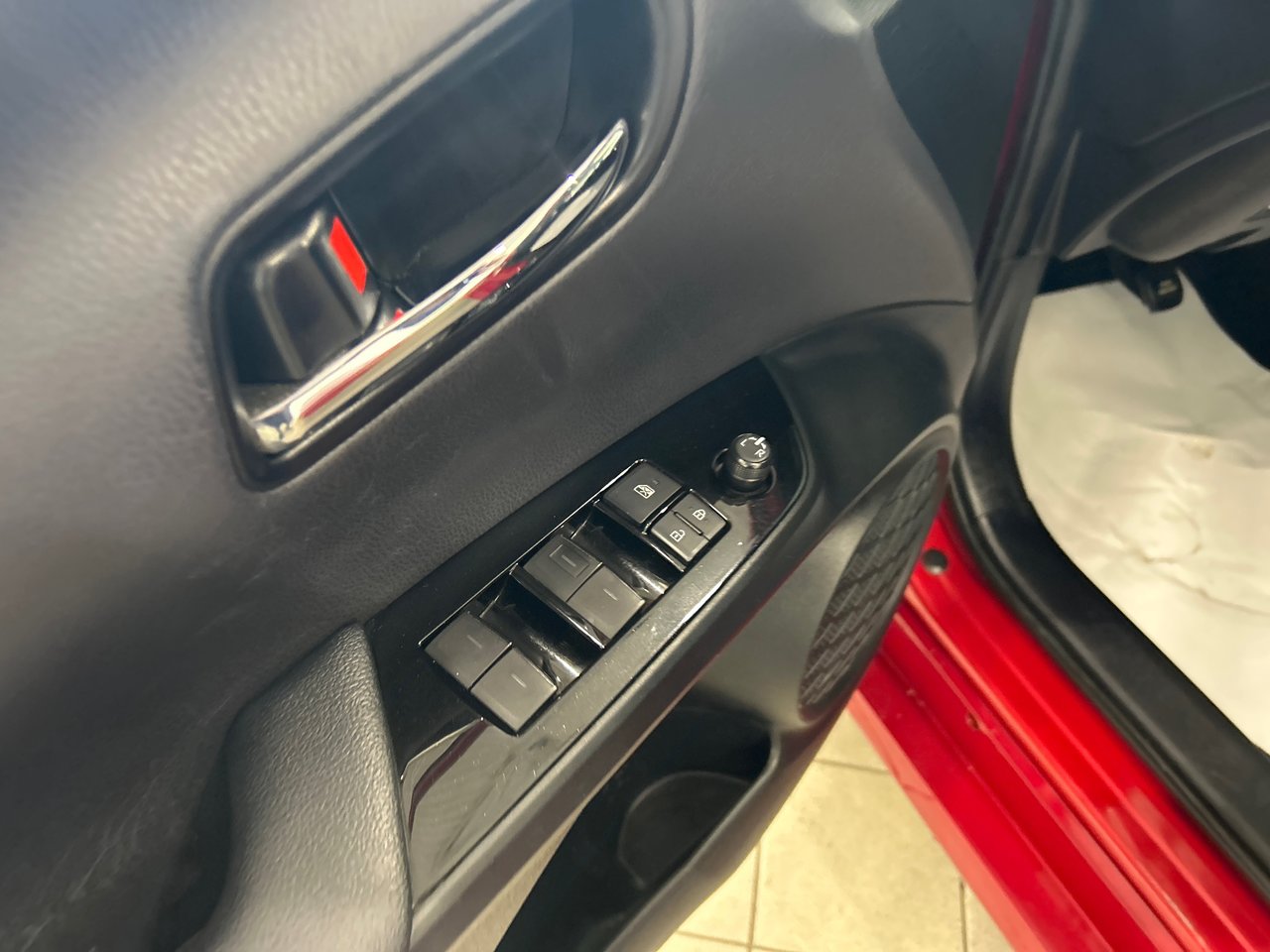 2019 Toyota Prius - Image 24