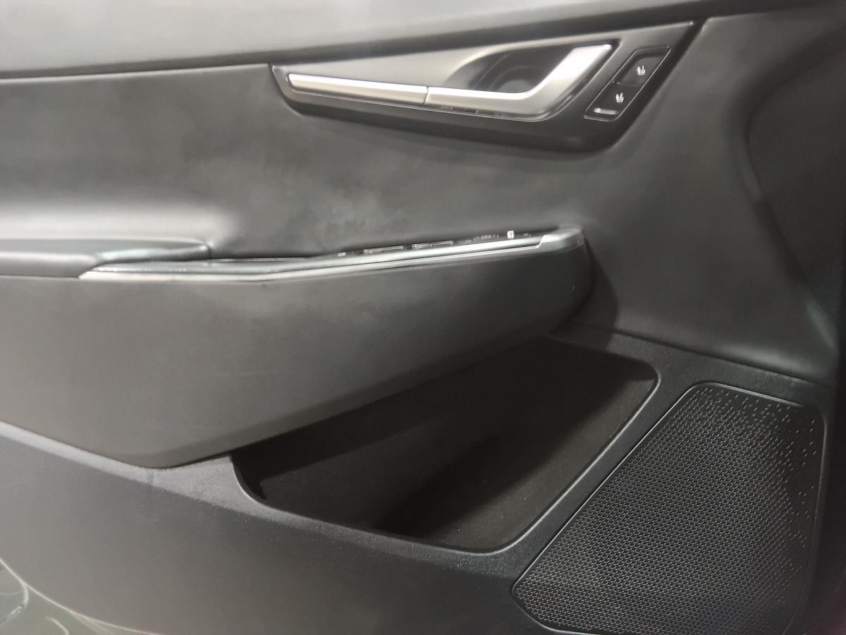 2022 Kia EV6 - Image 15