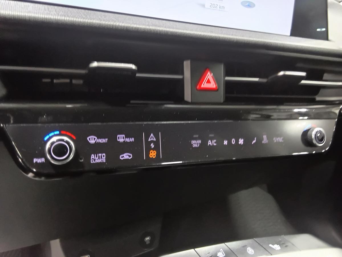 2022 Kia EV6 - Image 22