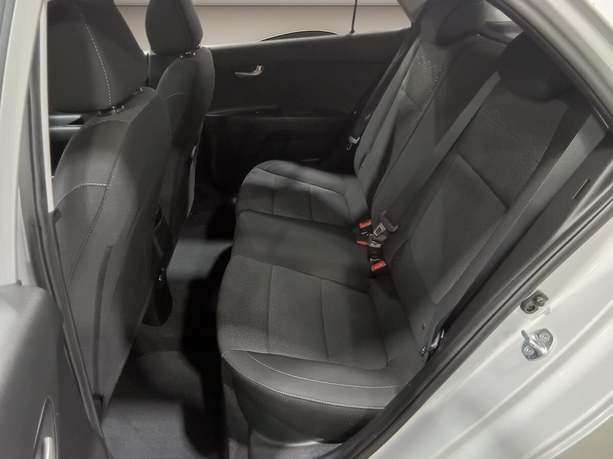 2023 Kia Rio5 - Image 26