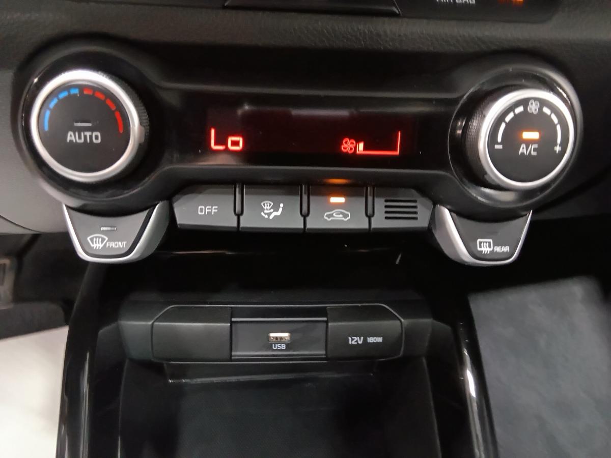 2023 Kia Rio5 - Image 29