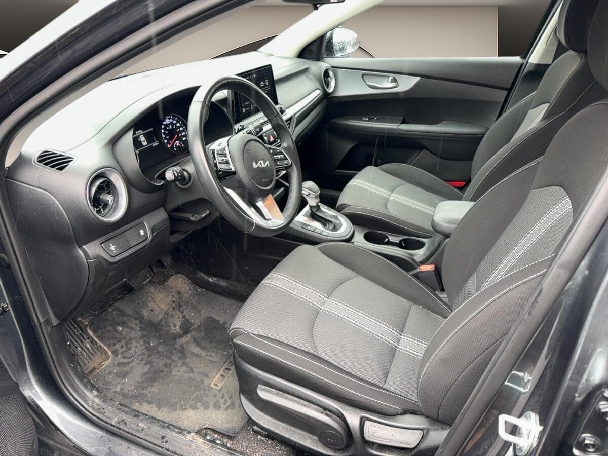 2023 Kia Forte - Image 9