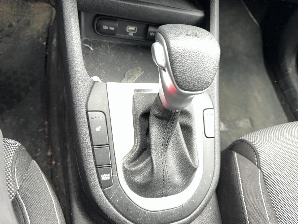 2023 Kia Forte - Image 21