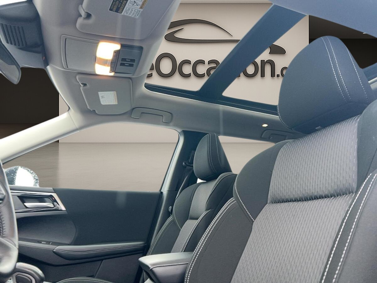 2025 Mitsubishi Outlander PHEV - Image 4