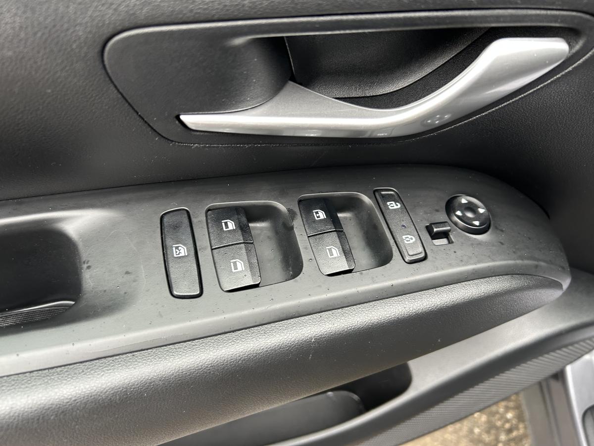 2022 Hyundai Tucson - Image 13