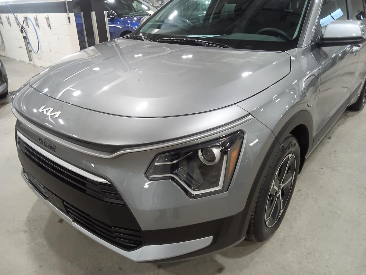 2025 Kia Niro - Image 10