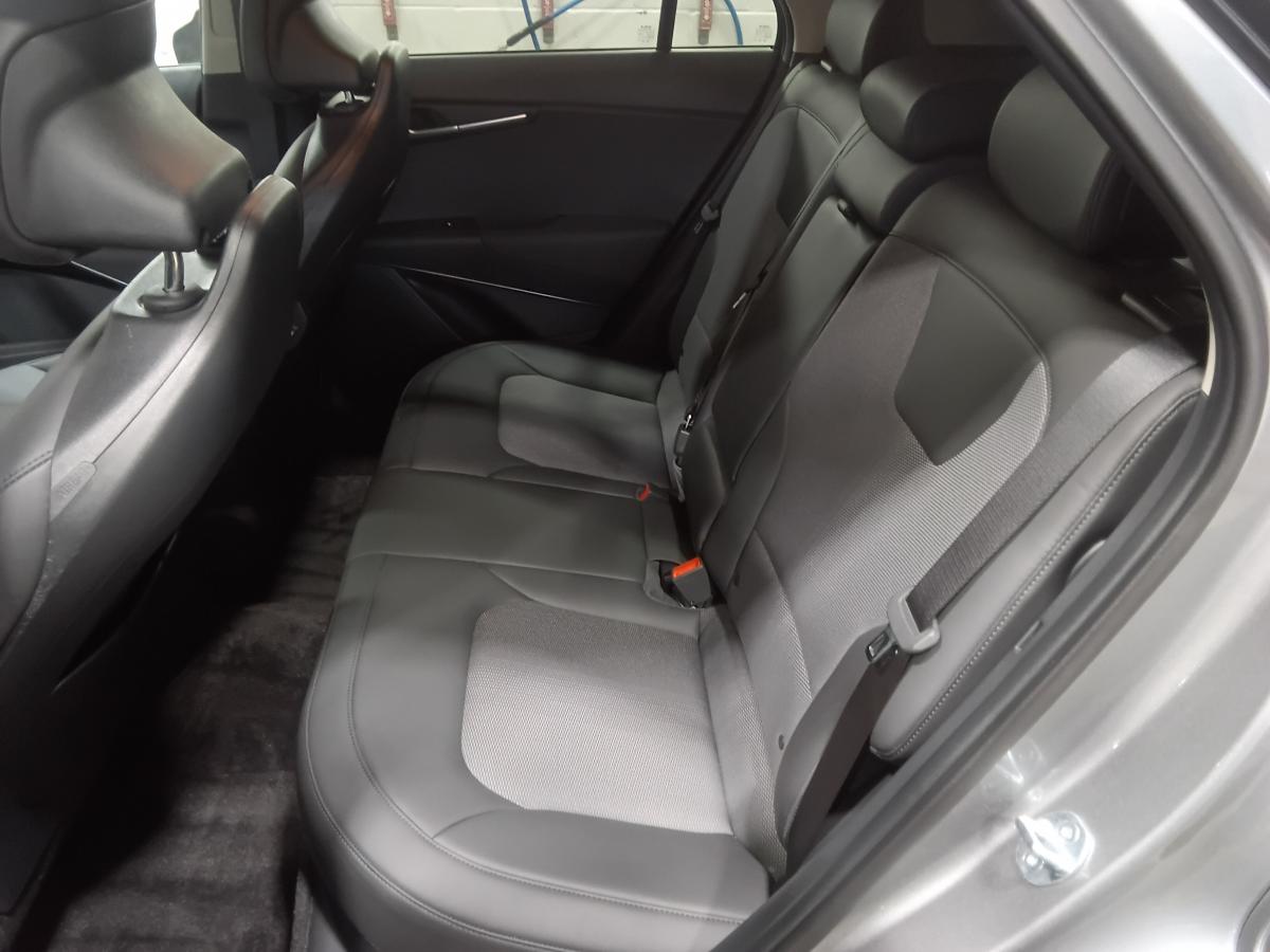 2025 Kia Niro - Image 24