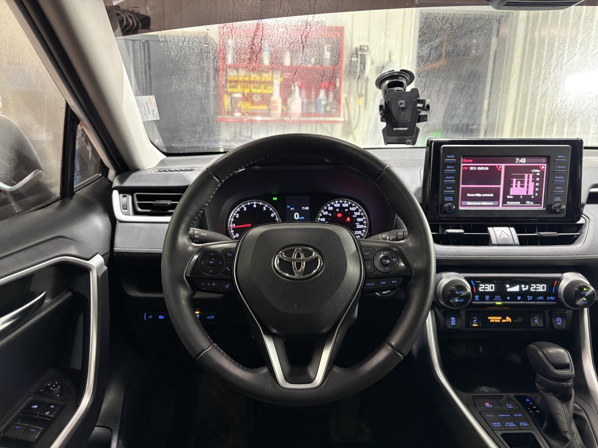 2022 Toyota RAV4 - Image 8