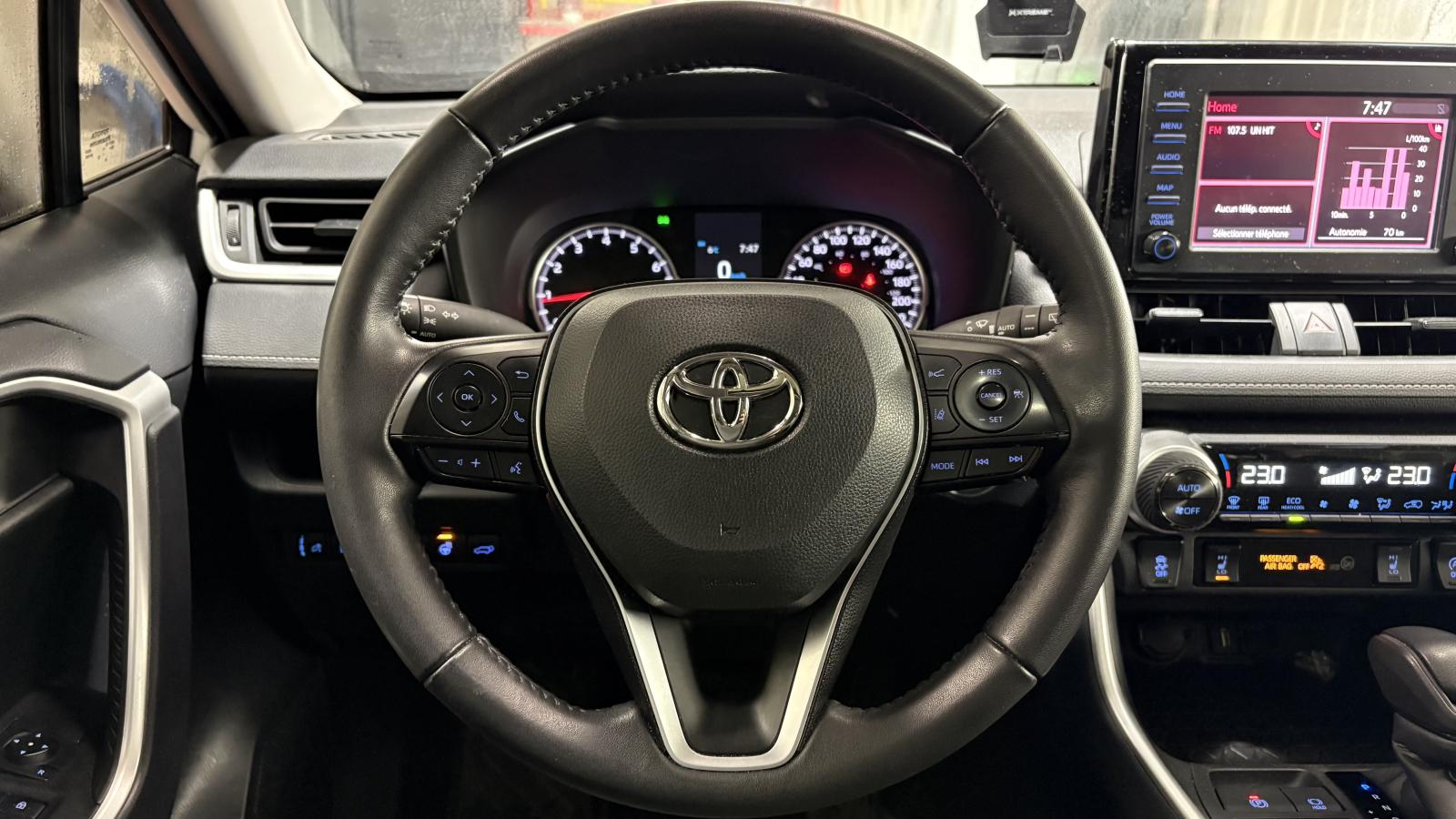 2022 Toyota RAV4 - Image 10
