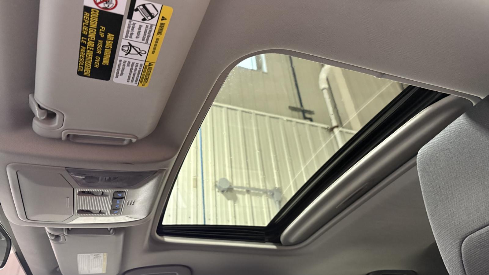 2022 Toyota RAV4 - Image 16